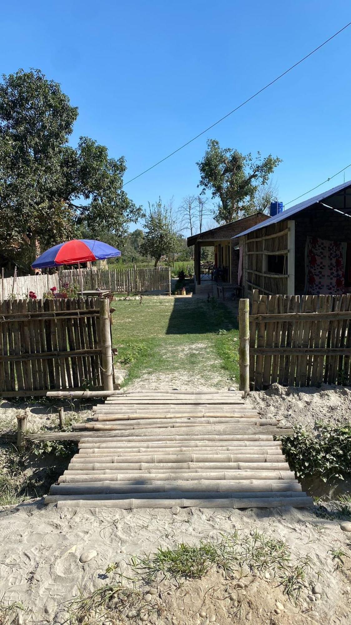 Nanu'S Bardiya Homestay エクステリア 写真